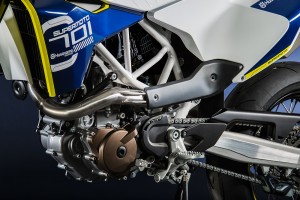 Husqvarna_701_Supermoto_detail_left